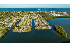 345 CAPTAINS ROW, MERRITT ISLAND, FL 32952 Sold 05/01/23