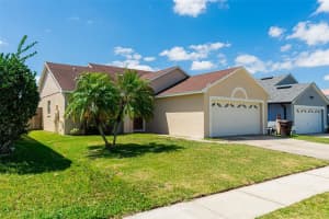 697 Eagle Pointe S Kissimmee, FL 34746 Sold 04/25/23