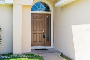 697 Eagle Pointe S Kissimmee, FL 34746 Sold 04/25/23