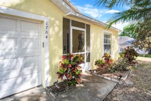 1704 Brolga St, Groveland, FL 34736, Sold 06/01/23