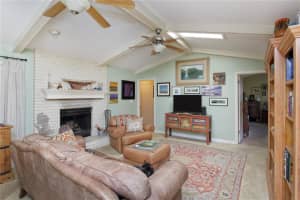 933 LARSON DRIVE, ALTAMONTE SPRINGS, FL 32714 Sold 06/23/23