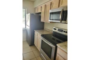 208 RIVERBEND DRIVE, ALTAMONTE SPRINGS, FL 32714 Sold 06/02/23