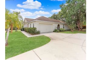 2582 SHEILA DRIVE, APOPKA, FL 32712 Sold 07/07/23
