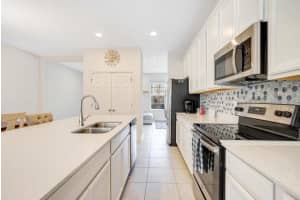 8184 Mosaic Ln, Oakland, FL 34787, Sold 05/23/23