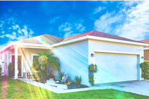 2929 WHISPERING TRAILS DRIVE, WINTER HAVEN, FL 33884 Sold 08/18/23