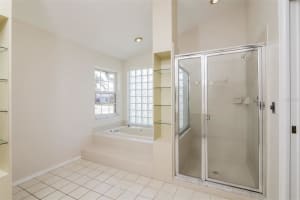 5020 SOUTHERN PINE CIRCLE, VENICE, FL 34293 Sold 08/14/23