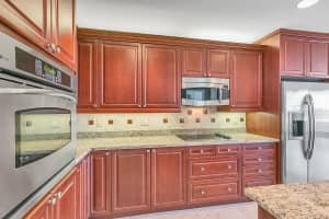 100 EOLA DRIVE, ORLANDO, FL 32801 Sold 07/05/23