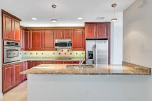 100 EOLA DRIVE, ORLANDO, FL 32801 Sold 07/05/23