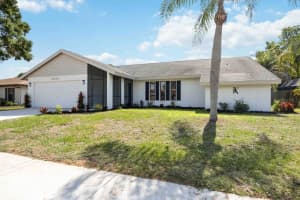 2000 COUNTRY MEADOWS CIRCLE, SARASOTA, FL 34235 Sold 01/29/24