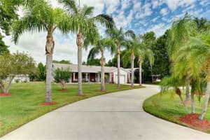 2976 LUCKY CIRCLE, KISSIMMEE, FL 34746 Sold 06/20/23