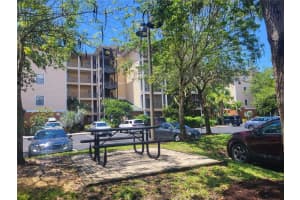 3060 PIRATES RETREAT COURT, KISSIMMEE, FL 34747 Sold 11/27/23