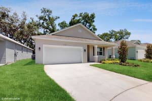 637 DOMINISH ESTATES DR, APOPKA, FL 32712 Sold 08/04/23