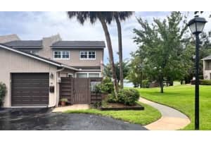 810 TOWN CIRCLE, MAITLAND, FL 32751 Sold 07/03/23