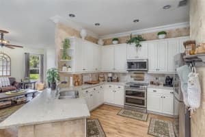 10117 BRANDON CIRCLE, ORLANDO, FL 32836 Sold 08/14/23