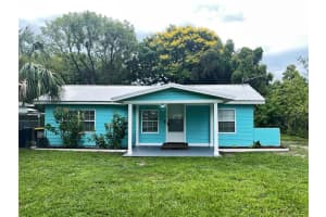 615 WALNUT STREET, AUBURNDALE, FL 33823 Sold 07/28/23