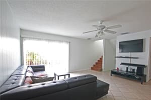1173 LONGFELLOW WAY, SARASOTA, FL 34243 Sold 10/03/23