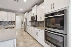 8077 CHILTON DRIVE, ORLANDO, FL 32836 Sold 10/17/23