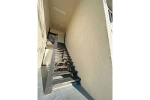 2527 ALAFAYA TRAIL, ORLANDO, FL 32826 Sold 08/25/23