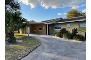 3158 BUMBY AVENUE, ORLANDO, FL 32806 Sold 12/30/23