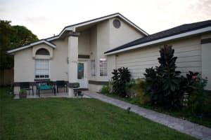 1004 JACKSON WOODS COURT, ORLANDO, FL 32824 Sold 10/18/23
