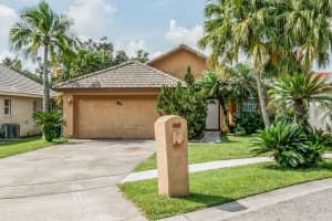 9232 VALENCIA PALMS DRIVE, ORLANDO, FL 32825 Sold 08/22/23