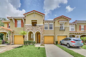 3002 SEAVIEW CASTLE DRIVE, KISSIMMEE, FL 34746 Sold 11/24/23