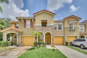 3002 SEAVIEW CASTLE DRIVE, KISSIMMEE, FL 34746 Sold 11/24/23