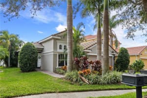 8218 VIA BELLA NOTTE, ORLANDO, FL 32836 Sold 12/11/23