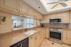 660 BREVARD AVENUE, COCOA BEACH, FL 32931 Sold 08/16/23