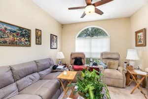 125 KNIGHTS HOLLOW DRIVE, APOPKA, FL 32712 Sold 10/02/23