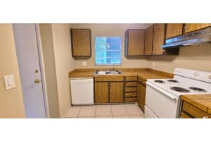 2820 SOMERSET PARK DRIVE, TAMPA, FL 33613 Sold 09/12/23