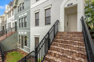 584 COPLEY LANE, ORLANDO, FL 32806 Sold 04/26/24