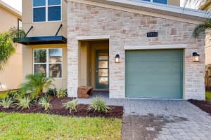8992 CABOT CLIFFS DRIVE, DAVENPORT, FL 33896 Sold 07/30/25