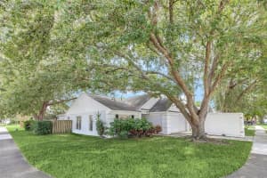 451 QUEENSBRIDGE DRIVE, LAKE MARY, FL 32746 Sold 11/08/23