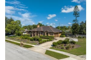 353 FOREST PARK CIRCLE, LONGWOOD, FL 32779 Sold 11/28/23