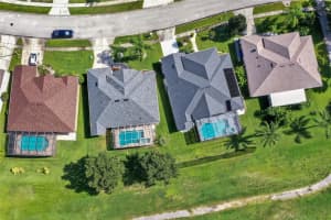 1979 FAIRWAY LOOP, KISSIMMEE, FL 34746 Sold 06/04/24