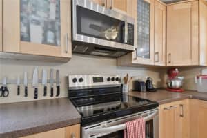 9320 DEARMONT AVENUE, ORLANDO, FL 32825 Sold 09/21/23