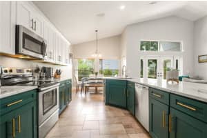 1712 FOX GLEN COURT, WINTER SPRINGS, FL 32708 Sold 10/10/23