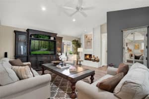5039 NASSAU CIRCLE, ORLANDO, FL 32808 Sold 11/10/23