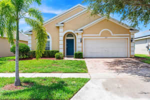 229 GRANADA AVENUE, DAVENPORT, FL 33837 Sold 12/28/23