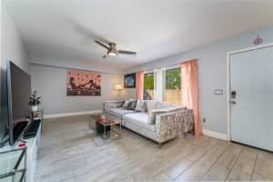 5287 CYPRESS COURT, ORLANDO, FL 32811 Sold 10/17/23