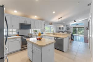 1613 CROWN HILL BOULEVARD, ORLANDO, FL 32828 Sold 10/10/23