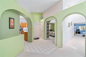 546 VIA FONTANA DRIVE, ALTAMONTE SPRINGS, FL 32714 Sold 10/05/23