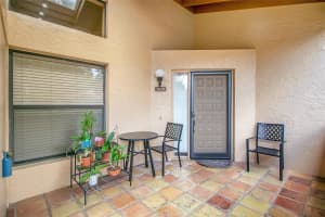 2920 LAKE PINELOCH BOULEVARD, ORLANDO, FL 32806 Sold 10/26/23