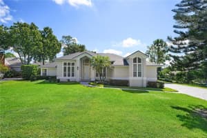 5221 HILLVIEW LANE, ORLANDO, FL 32819 Sold 11/27/23