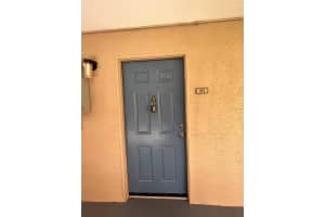 7320 WESTPOINTE BOULEVARD, ORLANDO, FL 32835 - MLS#MFRO6143229