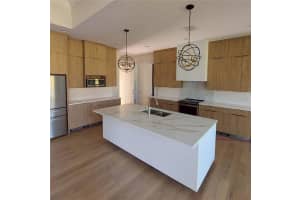 595 SANCTUARY GOLF PLACE, APOPKA, FL 32712 Sold 01/18/24