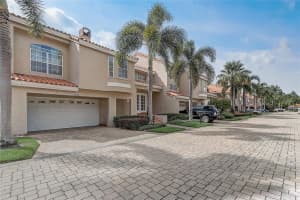 7446 SOMERSET SHORES COURT, ORLANDO, FL 32819 Sold 11/17/23