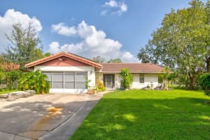 10231 GLACIER COURT, ORLANDO, FL 32821 Sold 11/16/23