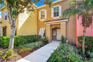 2749 SUN KEY PLACE, KISSIMMEE, FL 34747 Sold 11/15/24